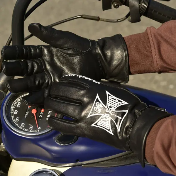 WINDY16ozグローブ➕欲しい方、おまけでレガースつけます。 WINDY16ozグローブ➕欲しい方、おまけでレガースつけます。